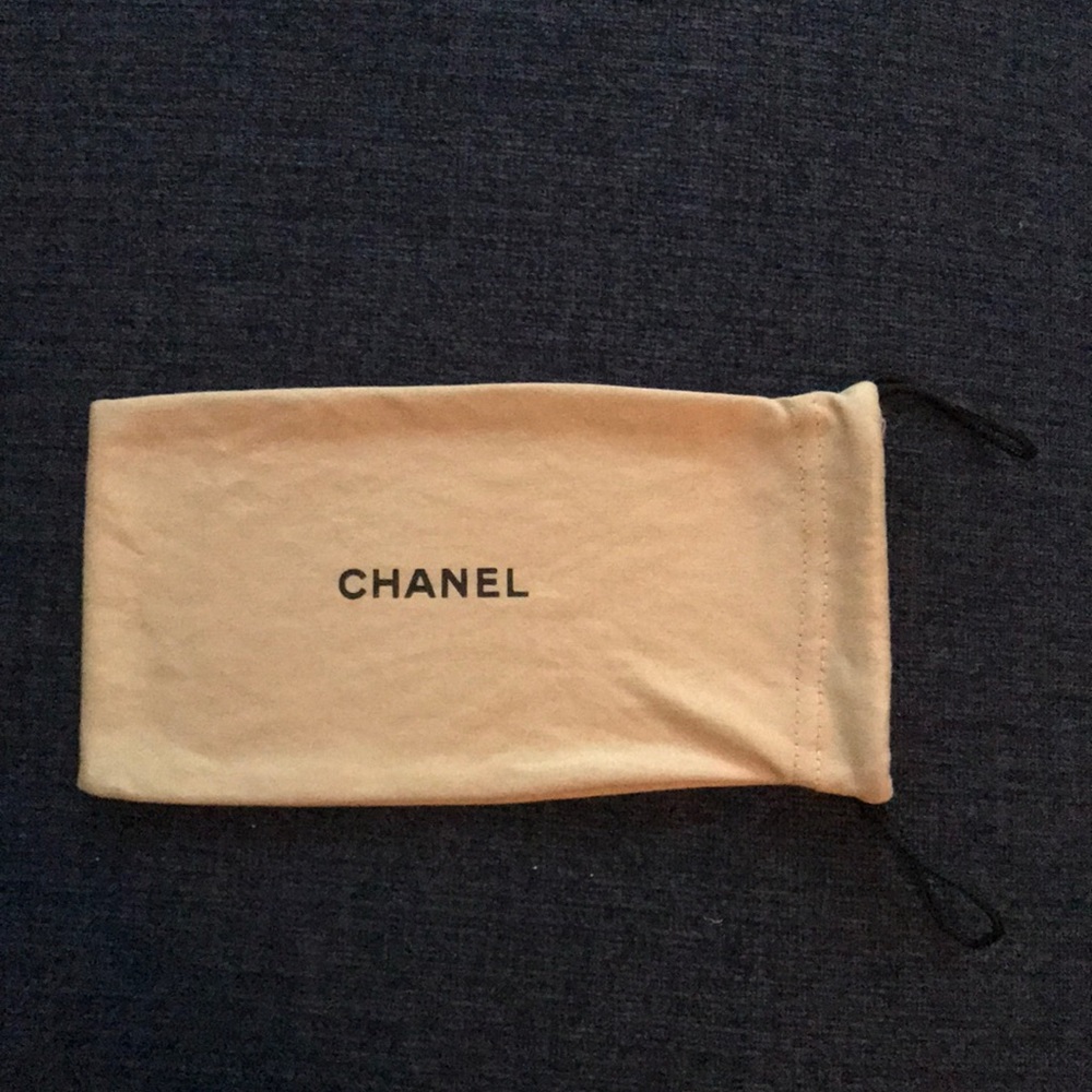 Chanel soft sunglass pouch